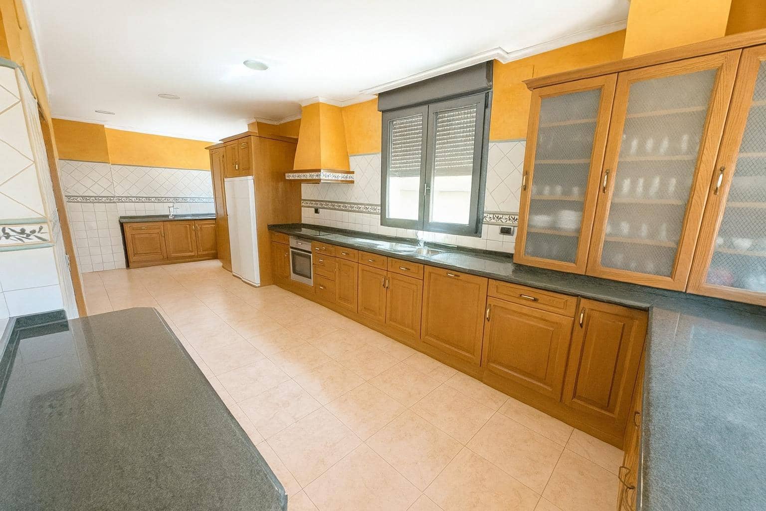 4 bedroom Apartment for sale in Almassora / Almazora with garage - € 429,000 (Ref: 9296871)
