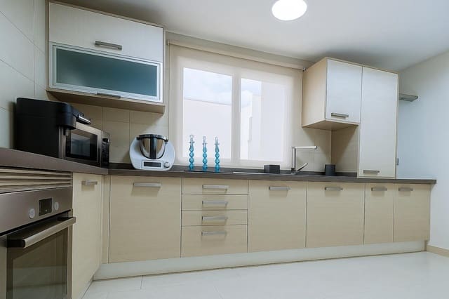 3 sypialnia Mieszkanie na sprzedaż w Las Palmas de Gran Canaria z garażem - 355 000 € (Ref: 9362629)