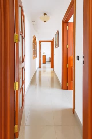 3 chambre Local Commercial à vendre à Santa María de Guía de Gran Canaria avec garage - 875 000 € (Ref: 9431066)