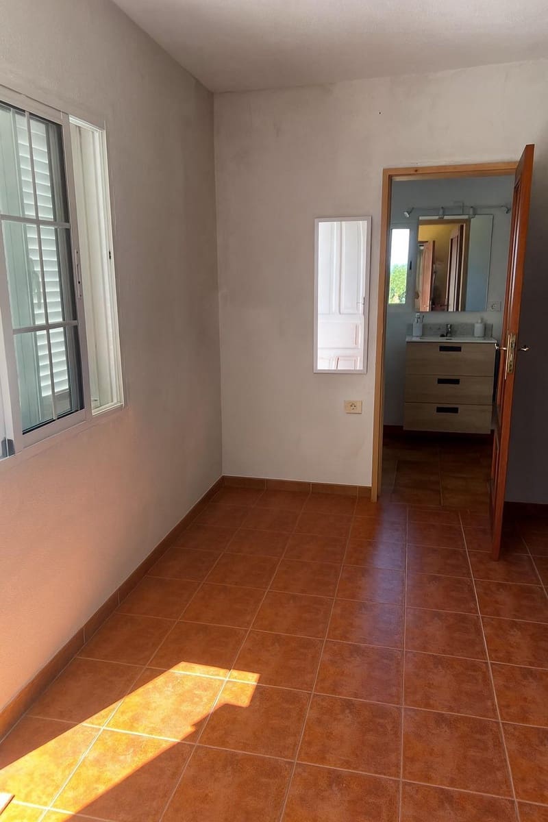 3 sovrum Villa till salu i Los Llanos de Aridane med garage - 475 000 € (Ref: 9450671)