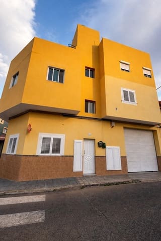 Piso de 3 habitaciones en Vecindario, Santa Lucía de Tirajana en venta - 225.000 € (Ref: 9666478)