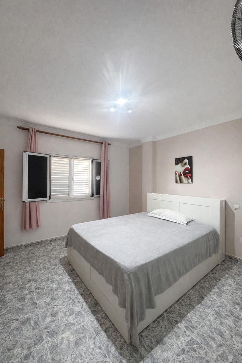 3 bedroom Flat for sale in Vecindario - € 219,900 (Ref: 9666478)