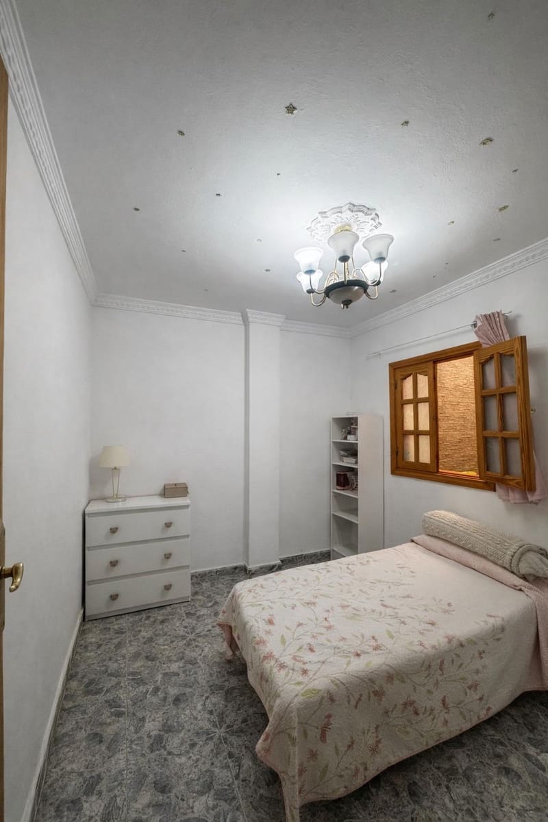 3 bedroom Flat for sale in Vecindario - € 219,900 (Ref: 9666478)