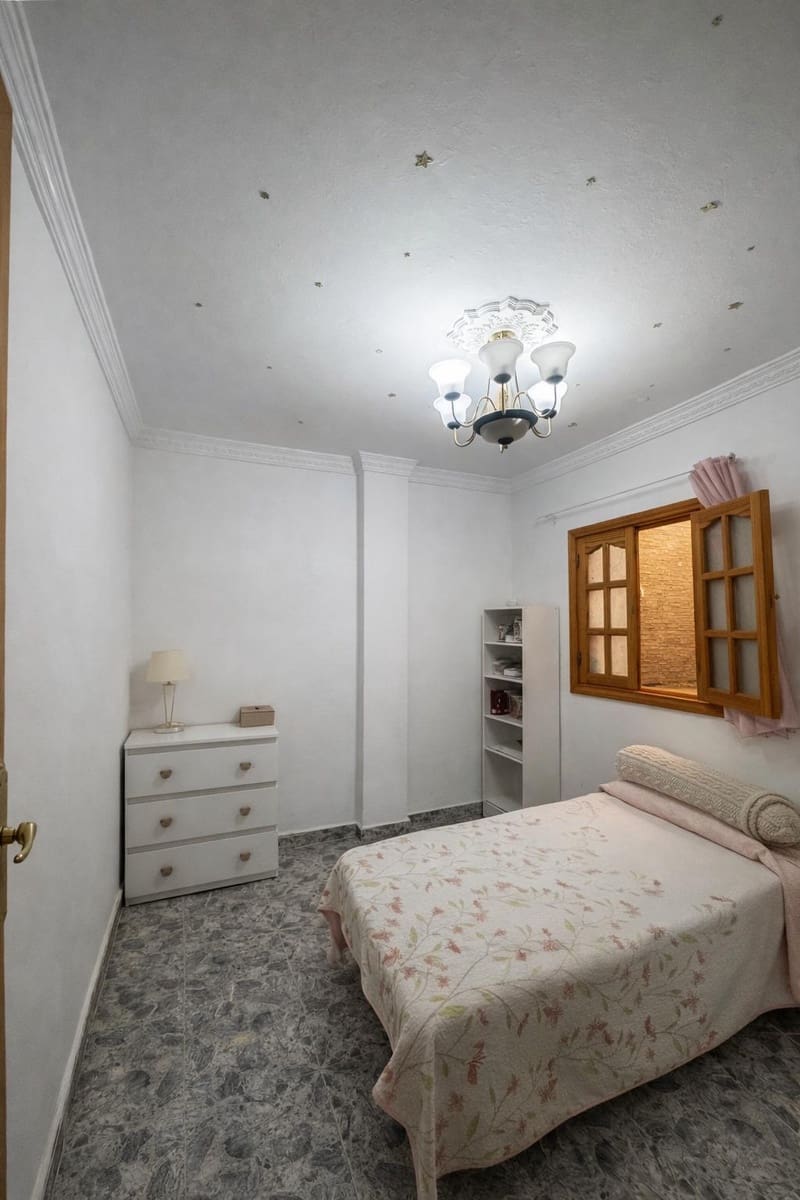 3 bedroom Flat for sale in Vecindario - € 219,900 (Ref: 9666478)
