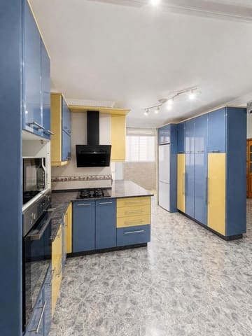 3 soveværelse Lejlighed til salg i Vecindario, Santa Lucía de Tirajana - € 219.900 (Ref: 9666478)