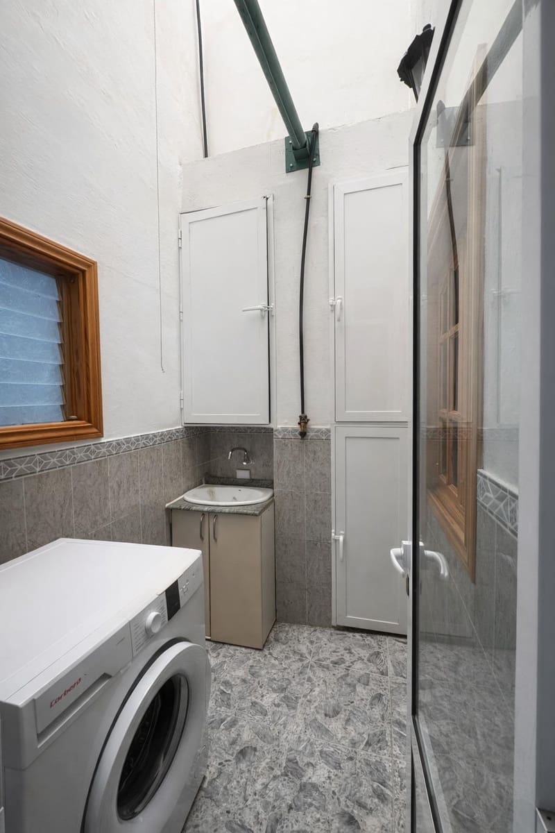 3 bedroom Flat for sale in Vecindario - € 219,900 (Ref: 9666478)