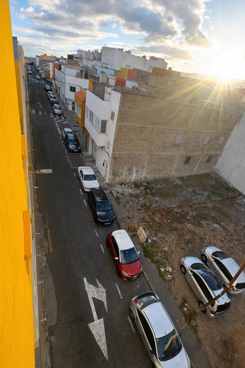 3 bedroom Flat for sale in Vecindario - € 219,900 (Ref: 9666478)