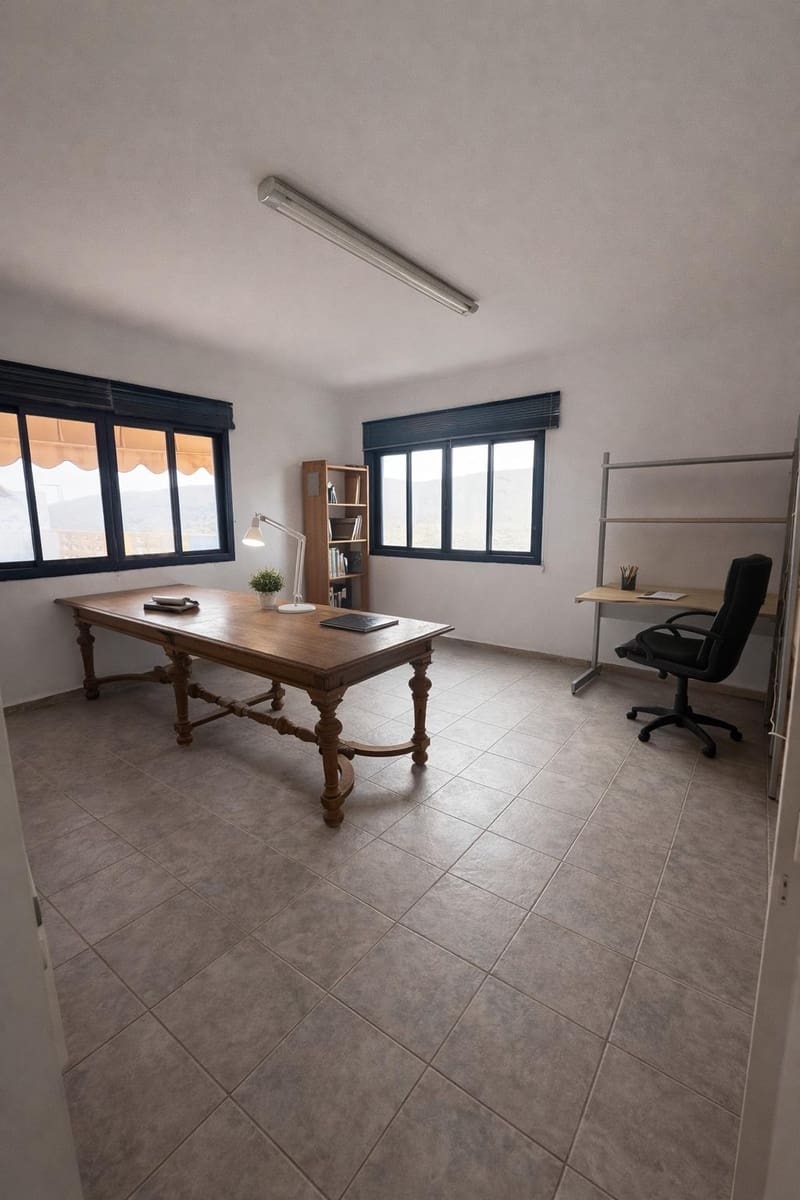 8 bedroom Villa for sale in Aguimes with garage - € 699,000 (Ref: 9726637)