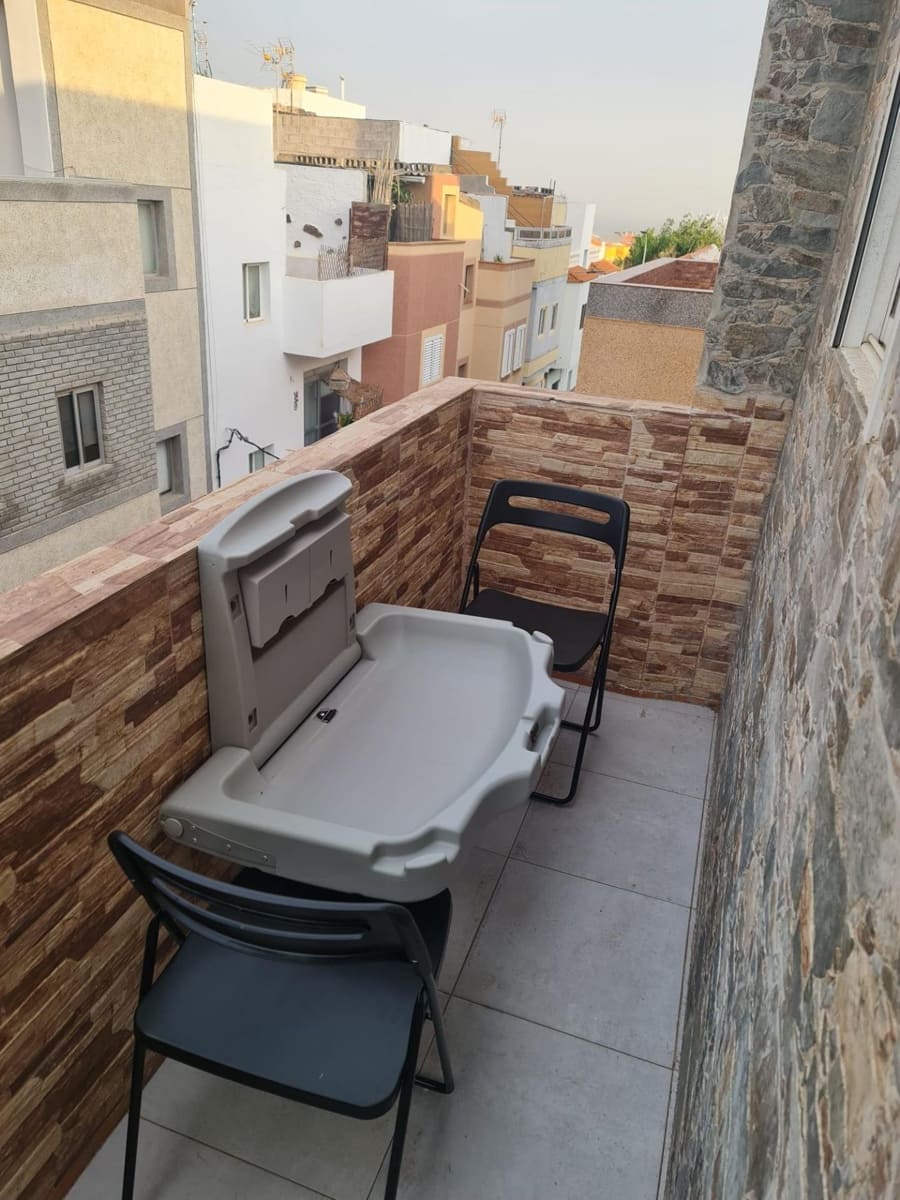 7 soverom Rekkehus til salgs i Santa Lucia de Tirajana med garasje - € 375 000 (Ref: 9965277)