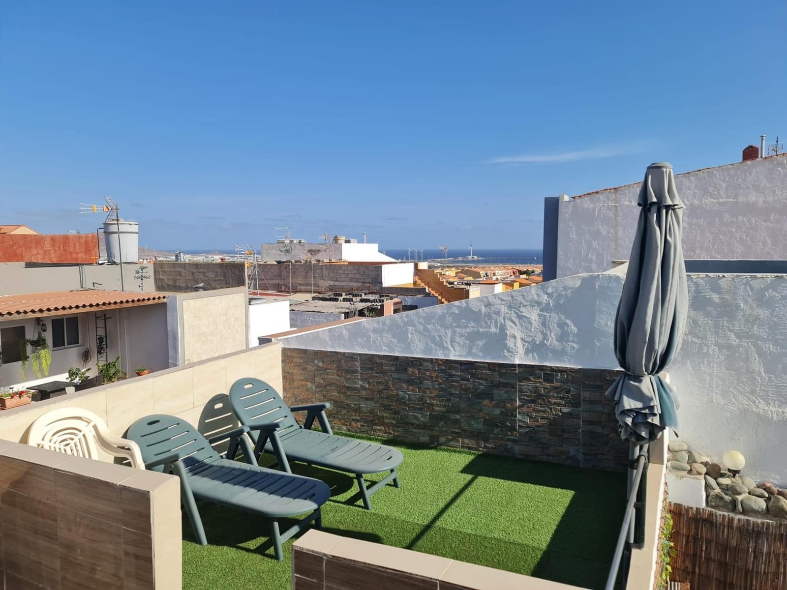 7 soverom Rekkehus til salgs i Santa Lucia de Tirajana med garasje - € 375 000 (Ref: 9965277)