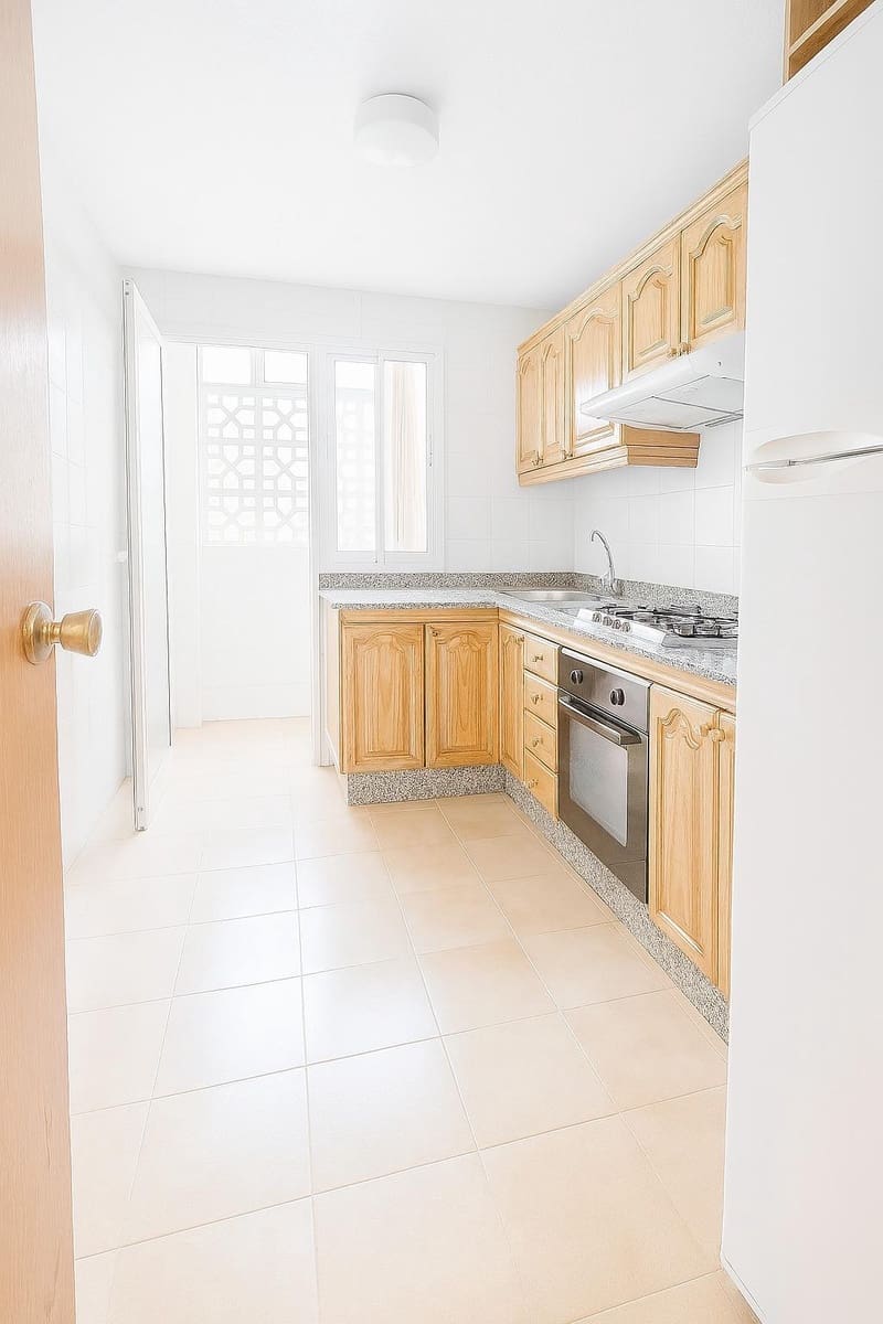 3 bedroom Flat for sale in Arguineguin with garage - € 209,900 (Ref: 9965278)