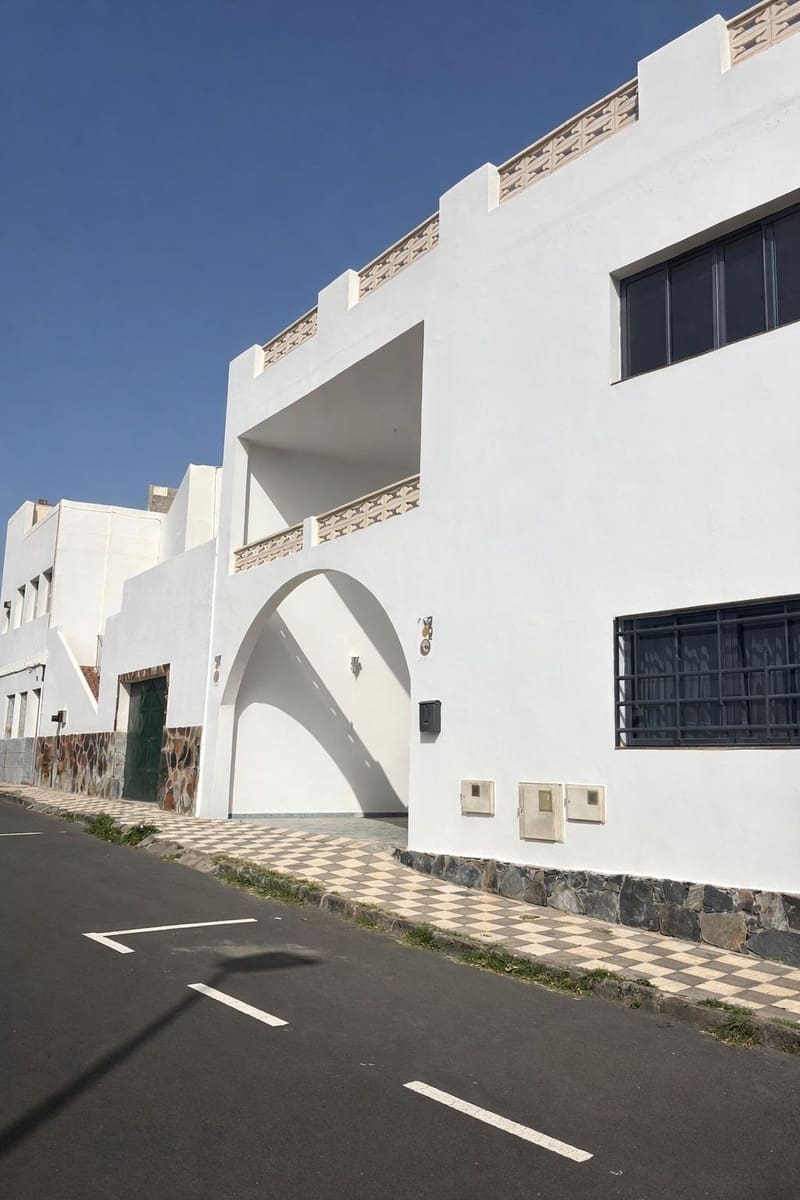 8 soverom Villa til salgs i Aguimes med garasje - € 699 000 (Ref: 9965284)