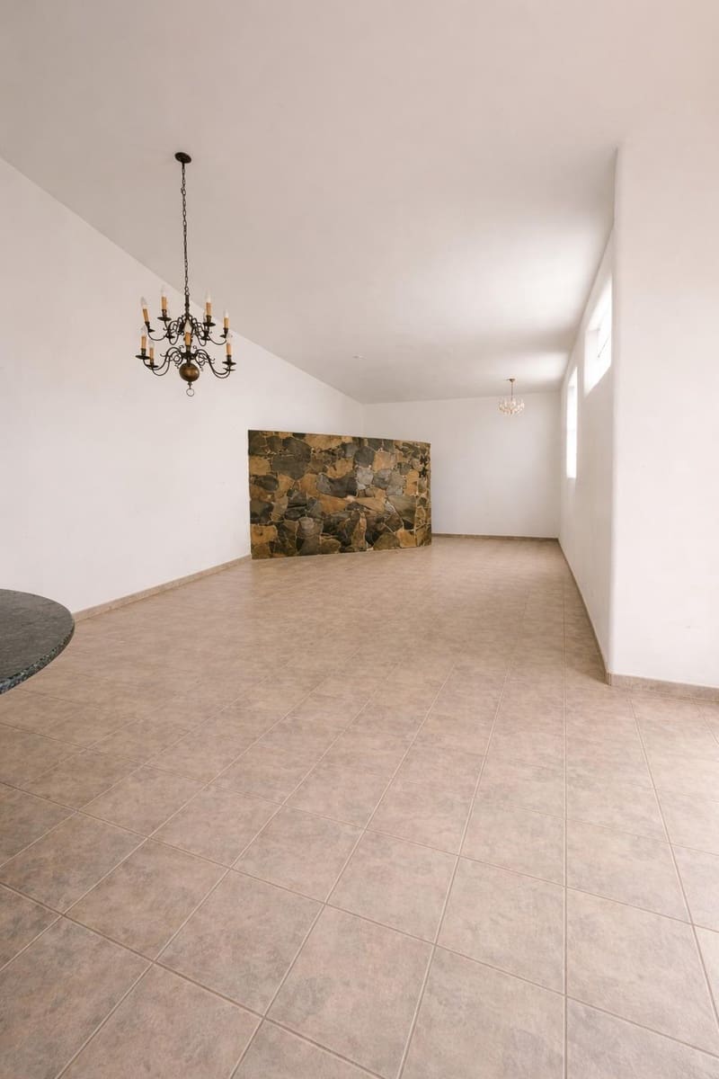 8 soverom Villa til salgs i Aguimes med garasje - € 699 000 (Ref: 9965284)