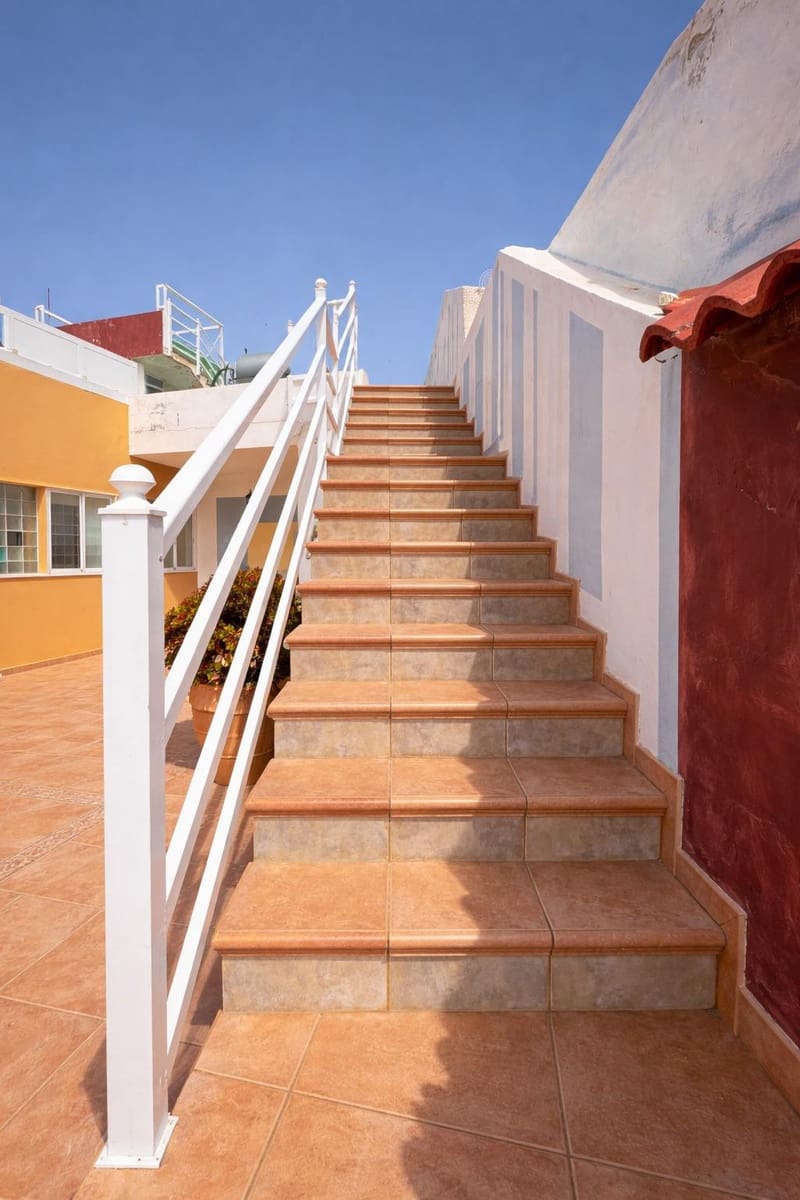 8 soverom Villa til salgs i Aguimes med garasje - € 699 000 (Ref: 9965284)