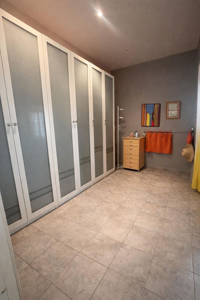 8 soverom Villa til salgs i Aguimes med garasje - € 699 000 (Ref: 9965284)