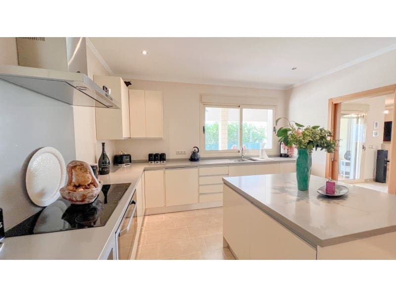 4 quarto Moradia para venda em Calpe / Calp - 899 500 € (Ref: 9311280)