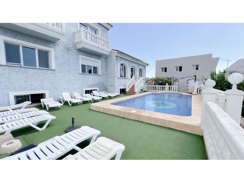 8 bedroom Villa for sale in Calpe / Calp with pool garage - € 899,000 (Ref: 9311282)