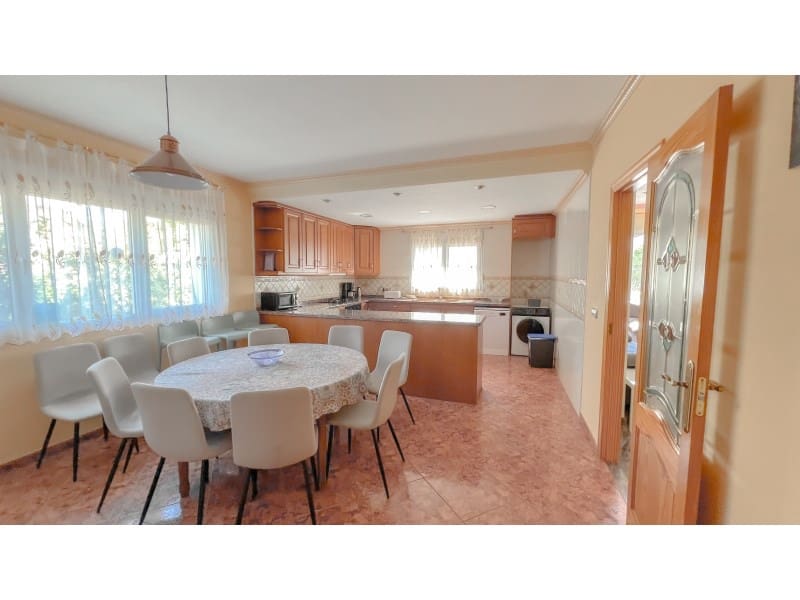 8 bedroom Villa for sale in Calpe / Calp with pool garage - € 899,000 (Ref: 9311282)