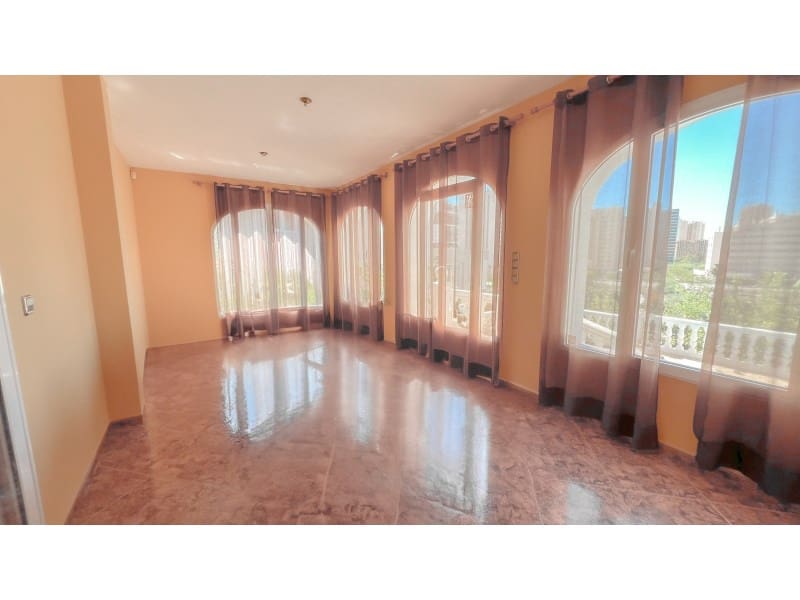 8 bedroom Villa for sale in Calpe / Calp with pool garage - € 899,000 (Ref: 9311282)