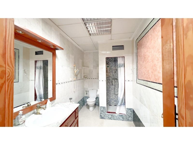 8 bedroom Villa for sale in Calpe / Calp with pool garage - € 899,000 (Ref: 9311282)