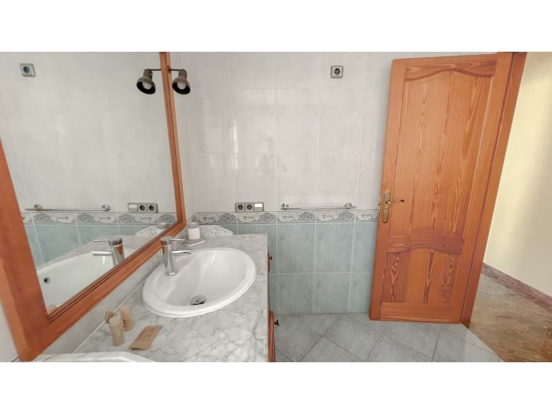 8 bedroom Villa for sale in Calpe / Calp with pool garage - € 899,000 (Ref: 9311282)