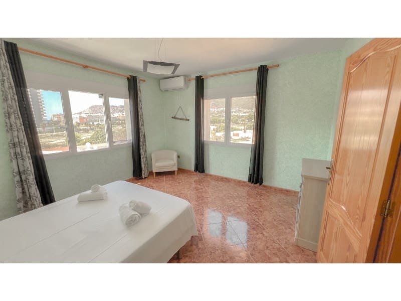 8 bedroom Villa for sale in Calpe / Calp with pool garage - € 899,000 (Ref: 9311282)