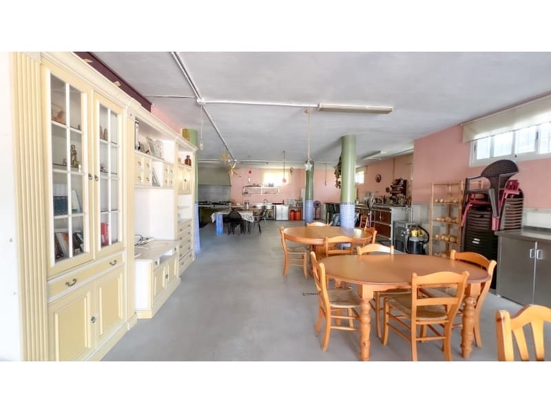 8 bedroom Villa for sale in Calpe / Calp with pool garage - € 899,000 (Ref: 9311282)