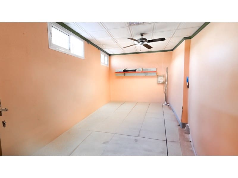 8 bedroom Villa for sale in Calpe / Calp with pool garage - € 899,000 (Ref: 9311282)