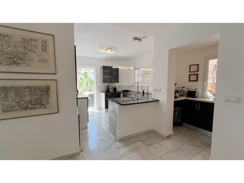 6 soveværelse Villa til salg i Calpe / Calp med swimmingpool garage - € 1.595.000 (Ref: 9311289)