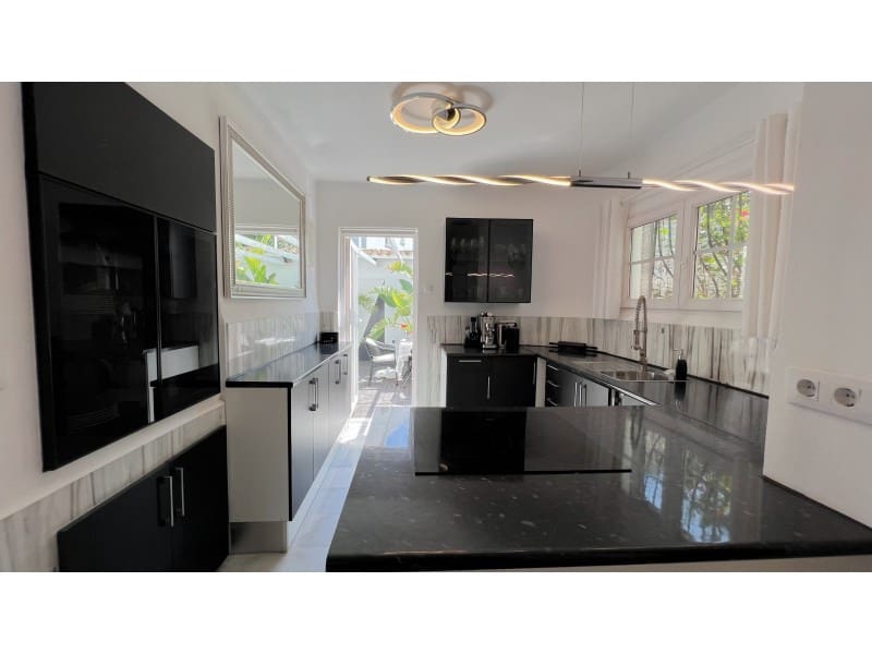 6 soveværelse Villa til salg i Calpe / Calp med swimmingpool garage - € 1.595.000 (Ref: 9311289)