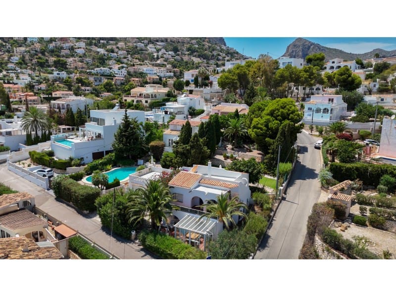 6 soveværelse Villa til salg i Calpe / Calp med swimmingpool garage - € 1.595.000 (Ref: 9311289)