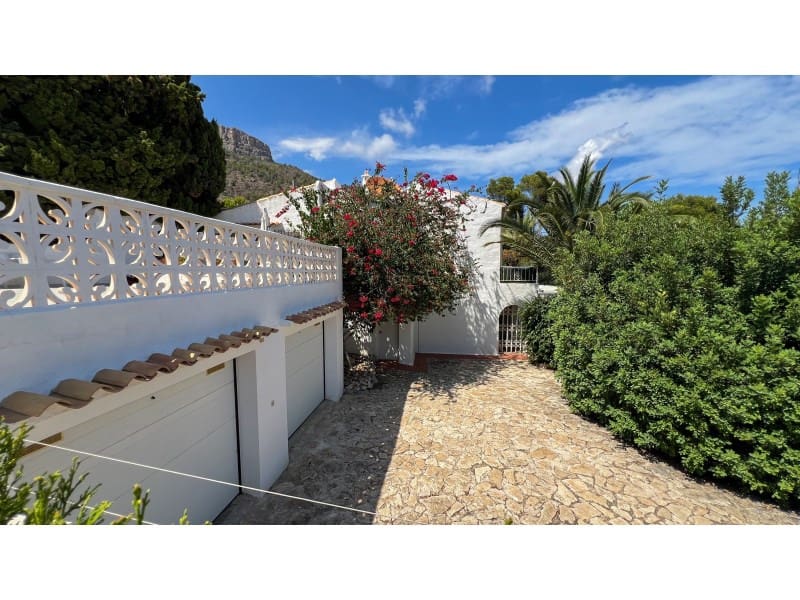 6 soveværelse Villa til salg i Calpe / Calp med swimmingpool garage - € 1.595.000 (Ref: 9311289)