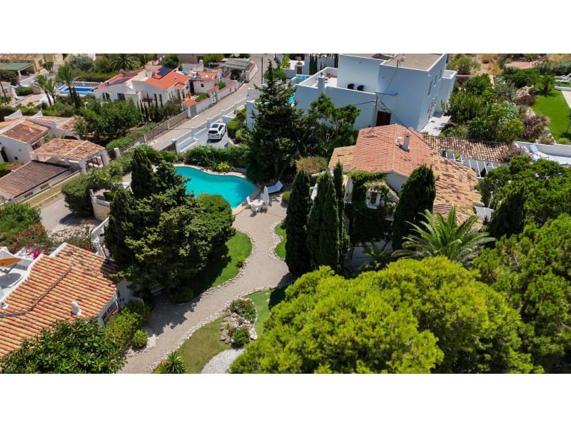 6 soveværelse Villa til salg i Calpe / Calp med swimmingpool garage - € 1.595.000 (Ref: 9311289)