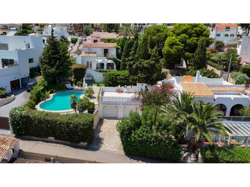 6 soveværelse Villa til salg i Calpe / Calp med swimmingpool garage - € 1.595.000 (Ref: 9311289)