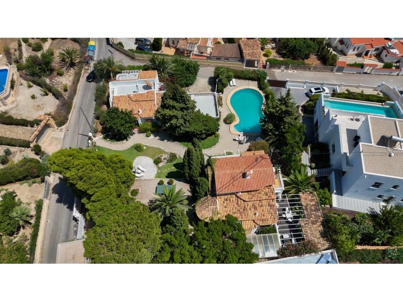 6 soveværelse Villa til salg i Calpe / Calp med swimmingpool garage - € 1.595.000 (Ref: 9311289)