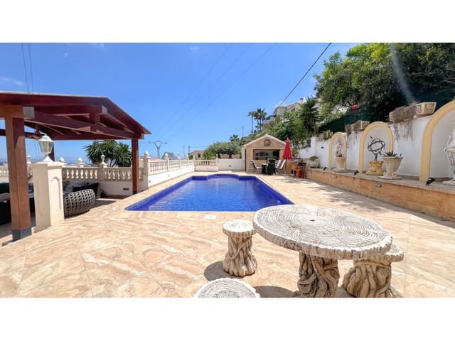 4 slaapkamer Villa te koop in Maryvilla, Calpe / Calp met zwembad - € 650.000 (Ref: 9311306)