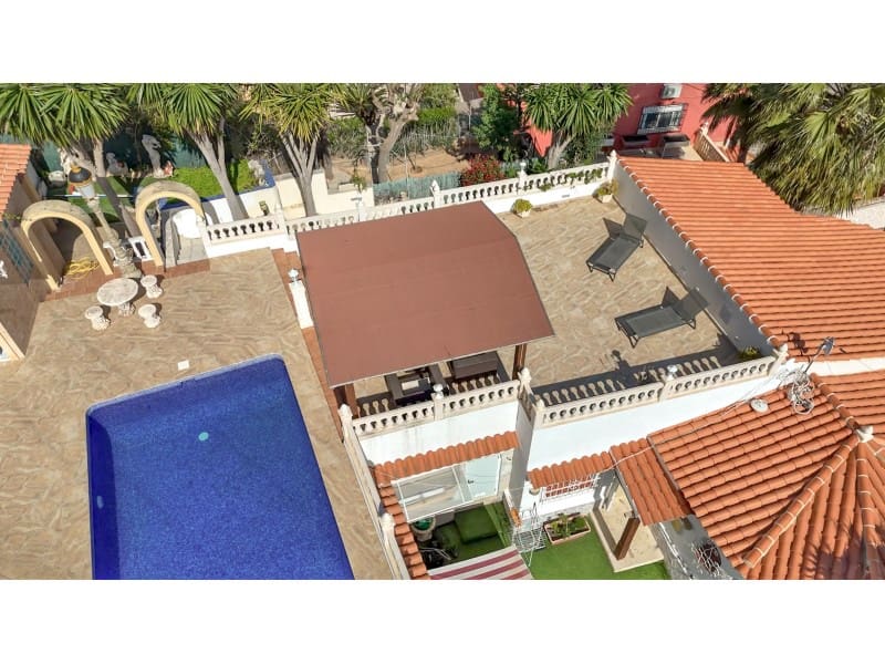 4 chambre Villa/Maison à vendre à Calpe / Calp avec piscine - 650 000 € (Ref: 9311306)