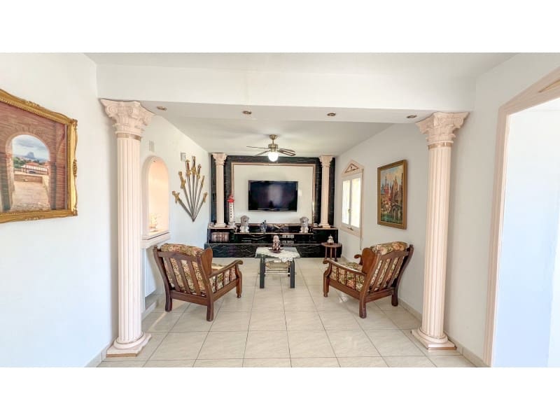 4 chambre Villa/Maison à vendre à Calpe / Calp avec piscine - 650 000 € (Ref: 9311306)