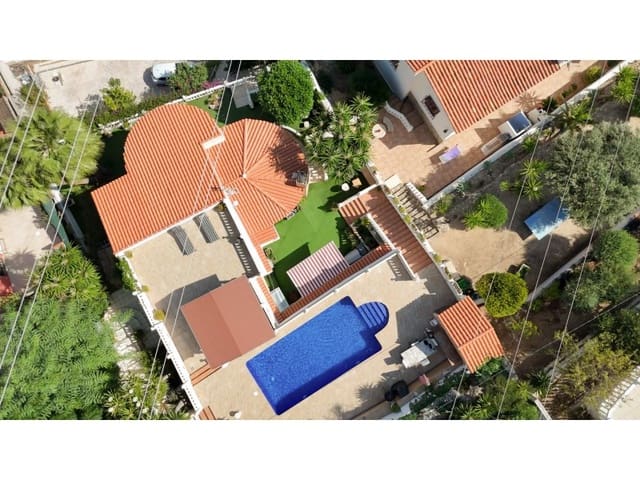 4 slaapkamer Villa te koop in Maryvilla, Calpe / Calp met zwembad - € 650.000 (Ref: 9311306)