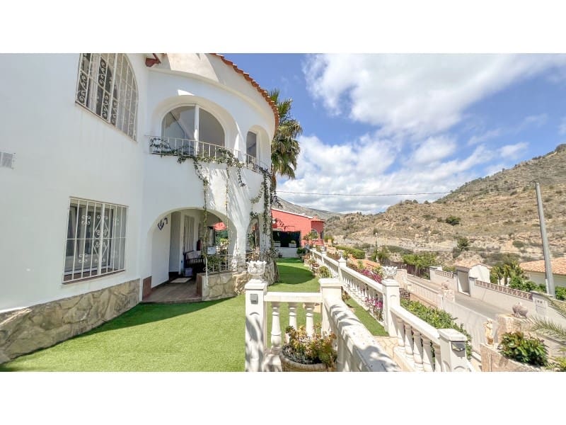 4 chambre Villa/Maison à vendre à Calpe / Calp avec piscine - 650 000 € (Ref: 9311306)