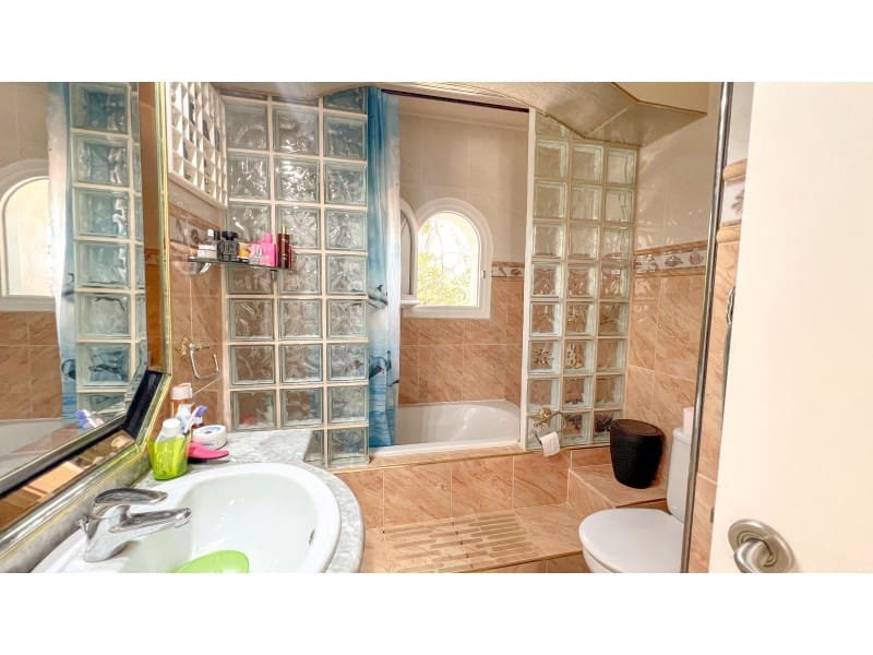 4 chambre Villa/Maison à vendre à Calpe / Calp avec piscine - 650 000 € (Ref: 9311306)