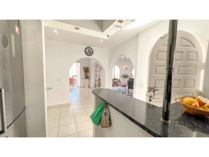 4 chambre Villa/Maison à vendre à Calpe / Calp avec piscine - 650 000 € (Ref: 9311306)