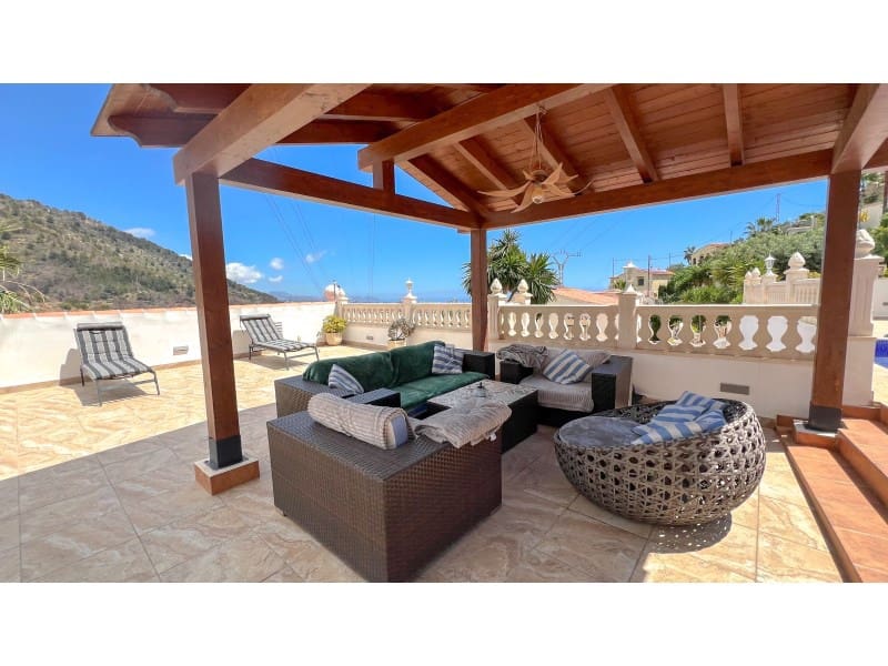 4 chambre Villa/Maison à vendre à Calpe / Calp avec piscine - 650 000 € (Ref: 9311306)