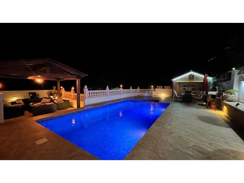 4 chambre Villa/Maison à vendre à Calpe / Calp avec piscine - 650 000 € (Ref: 9311306)