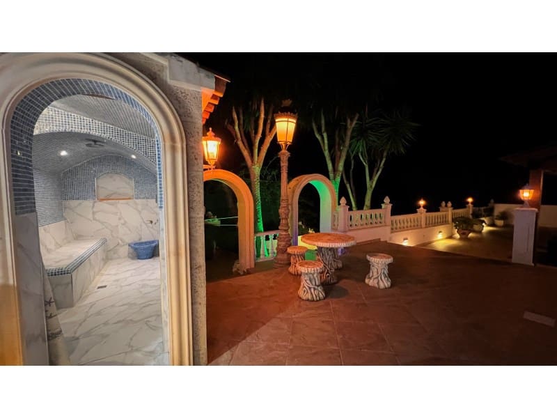 4 chambre Villa/Maison à vendre à Calpe / Calp avec piscine - 650 000 € (Ref: 9311306)