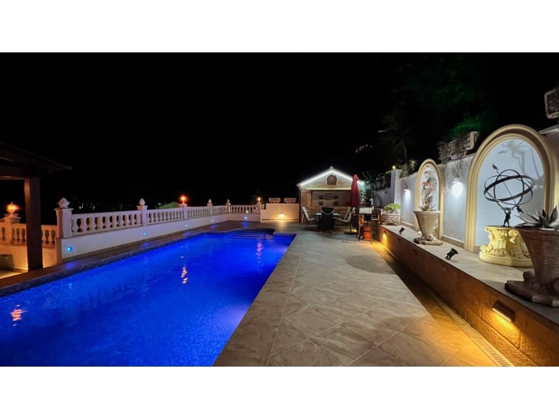 4 chambre Villa/Maison à vendre à Calpe / Calp avec piscine - 650 000 € (Ref: 9311306)