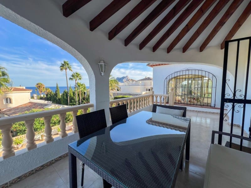 4 bedroom Villa for sale in Calpe / Calp with garage - € 790,000 (Ref: 9311308)