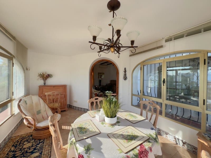 4 bedroom Villa for sale in Calpe / Calp with garage - € 790,000 (Ref: 9311308)