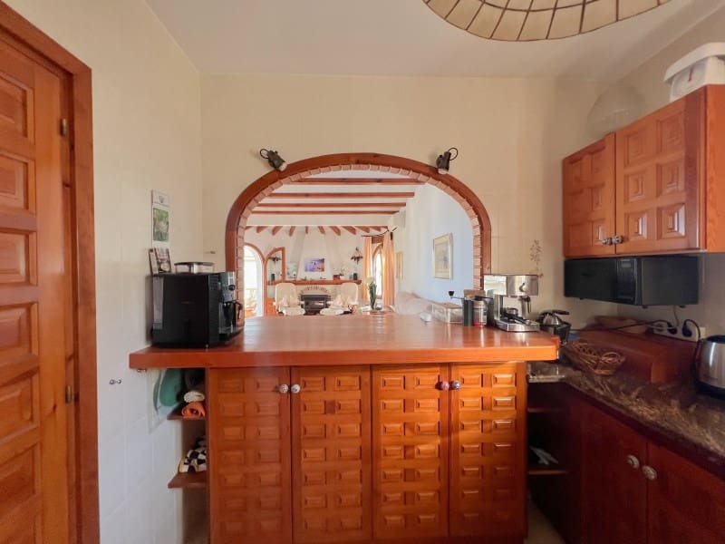 4 bedroom Villa for sale in Calpe / Calp with garage - € 790,000 (Ref: 9311308)