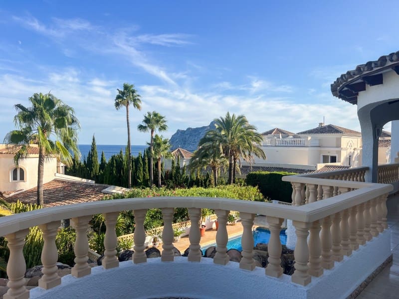 4 bedroom Villa for sale in Calpe / Calp with garage - € 790,000 (Ref: 9311308)